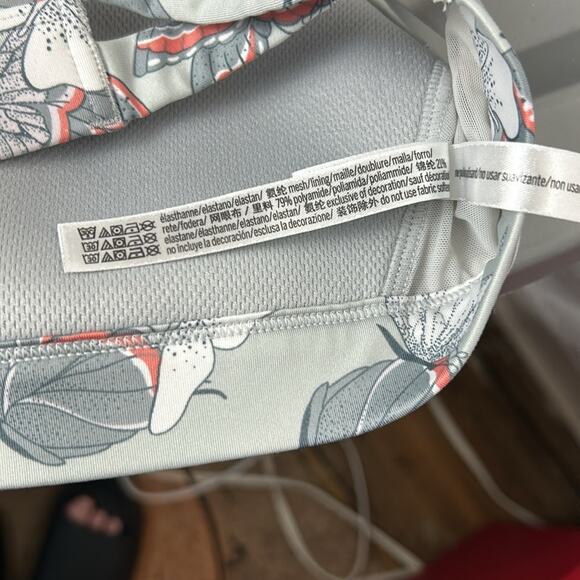 VICTORIA'S SECRET SPORT Butterfly Print Sports Bra Size XS - Picture 7 of 7